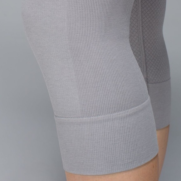 Euc Lululemon Seamlessly Street Crop Yoga Pant Heathered Medium Grey 4 - Picture 12 of 12